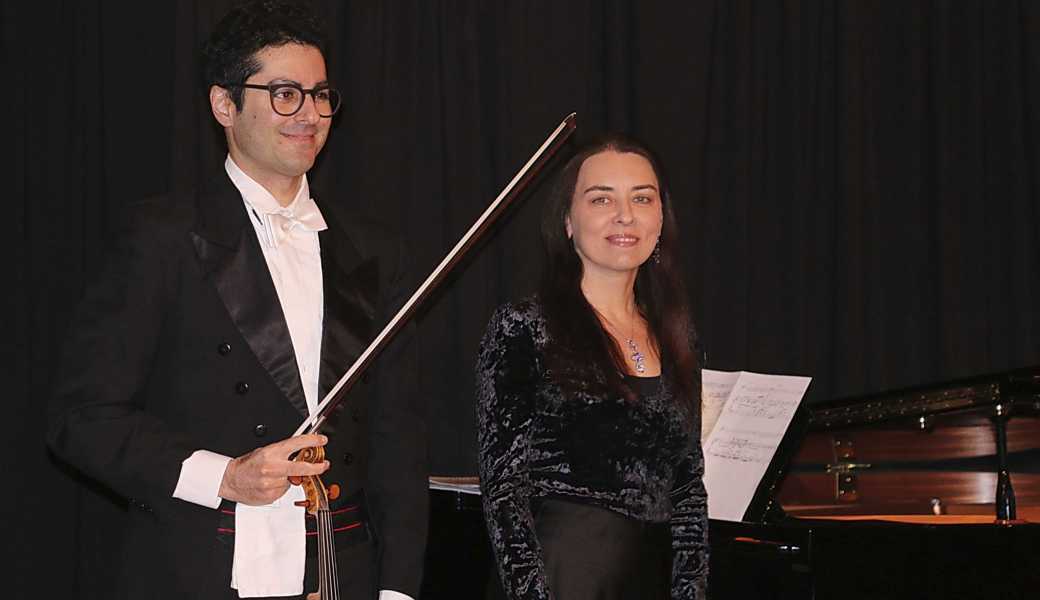 Ein kongeniales Duo, der Geiger Julius Aria Sahbai und die Pianistin Karina Aksenova.