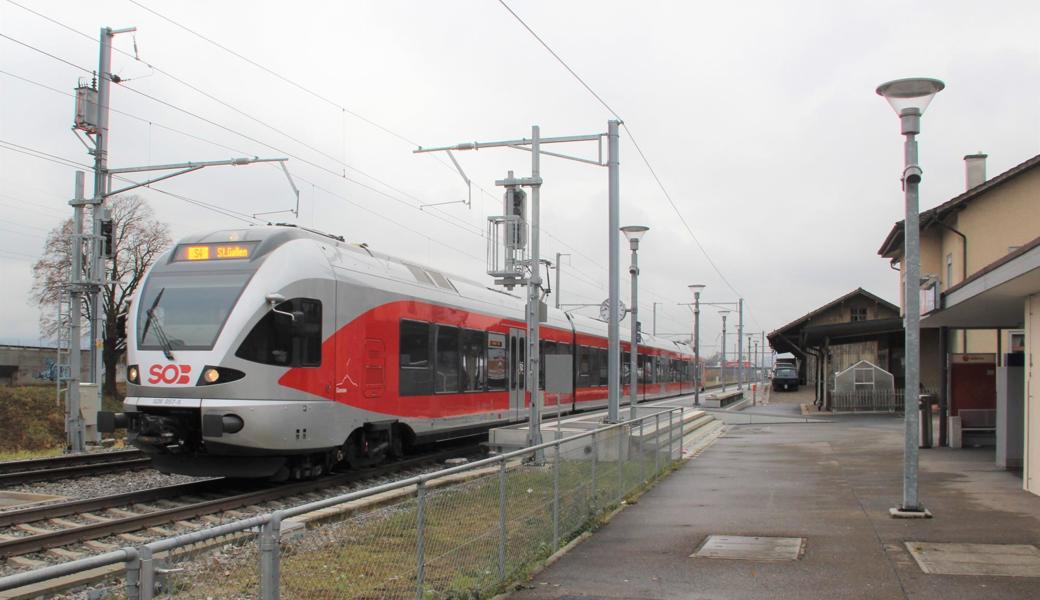 Im Rheintal laufend unterwegs: Stadler-Züge des Typs Flirt.