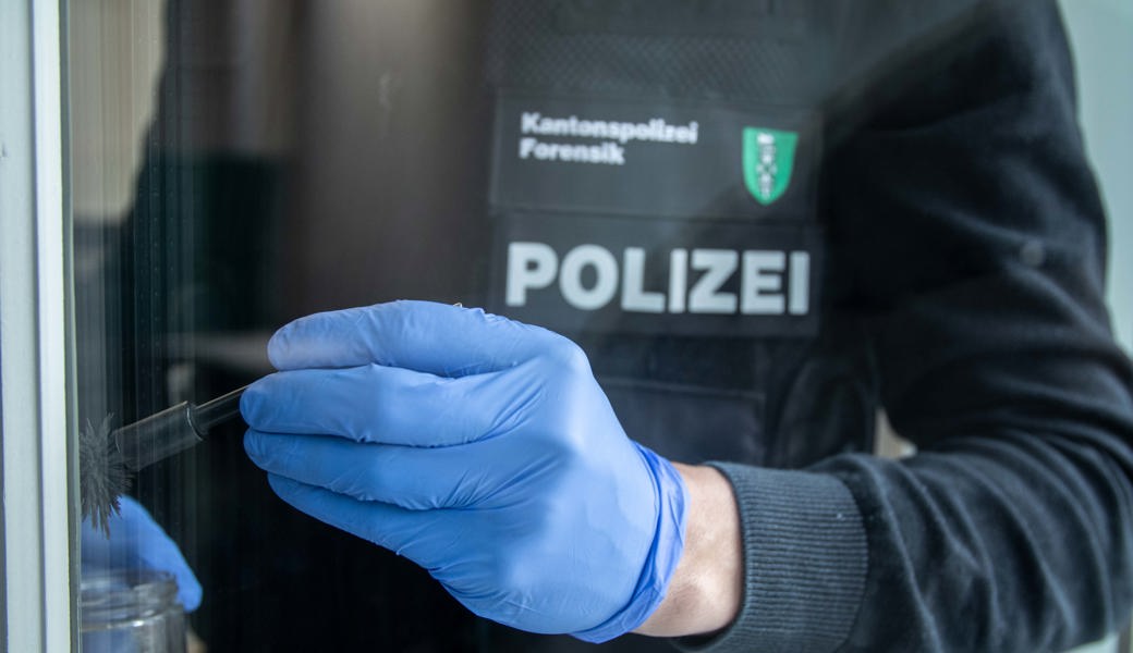 Beim Einbruch in ein Haus in Marbach wurde auch eine ungeladene Pistole gestohlen.
