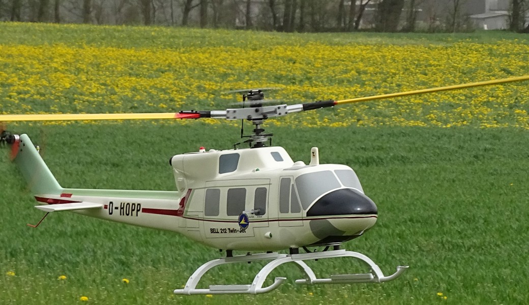 Bell 212 von Jan Zurbuchen
