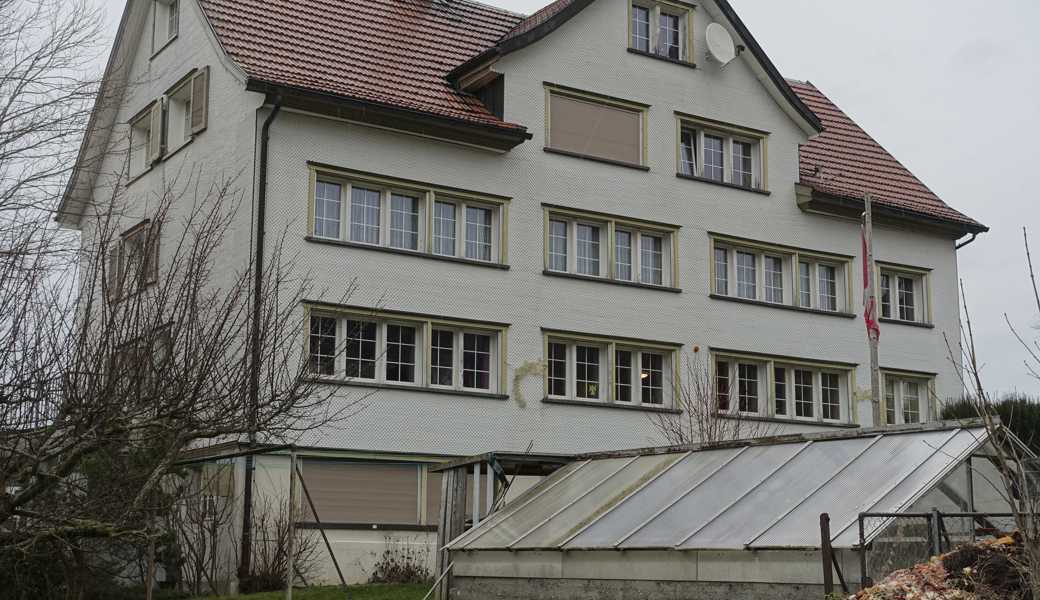 Das ehemalige Fabrikantenhaus im Lutzenberger Ortsteil Brenden hat als Seniorenwohnheim ausgedient und soll einer Überbauung mit Alterswohnungen weichen.