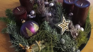 Bettina Fritz verbindet dieses Bild ihres Adventstellers mit weihnachtlichen Grüssen.