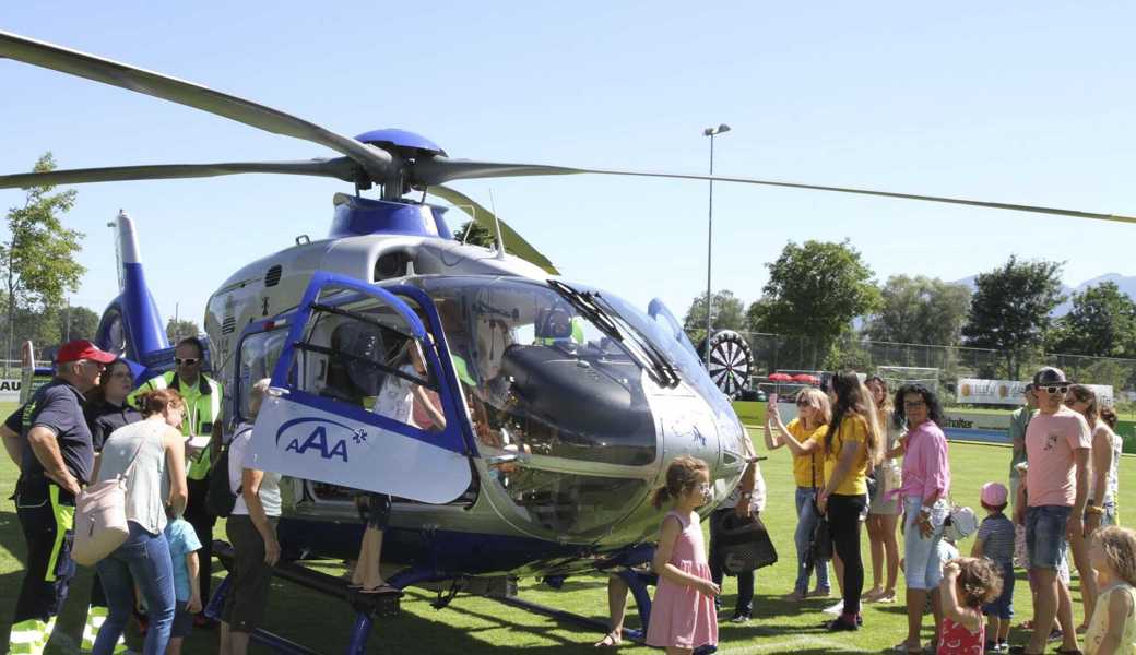 Am ersten Rüthner Kinderfest war es sogar möglich, sich an die Steuerhebel eines Rettungshelikopters zu setzen.