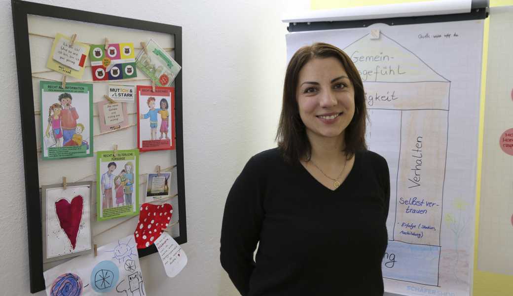 Julia Fernandez ist eine von drei Projektverantwortlichen im Verein Gleichwertig und leitet selbst Elternbildungskurse.