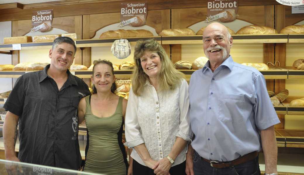 Geschäftsübergabe bei der Altstätter Feinbäckerei Rist (von links): Dario und Rebecca Stoop wollen die 135-jährige Erfolgsgeschichte weiterführen und haben Anfang Juli das Unternehmen von Uschi und Pius Rist übernommen. 