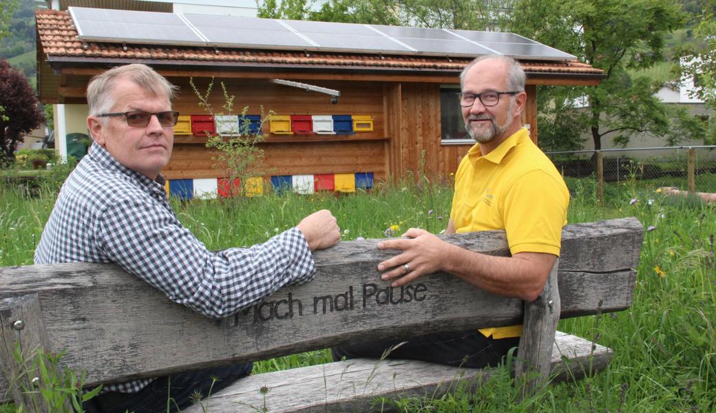 Ivo Keel (links) und Werner Strub freuen sich auf den Weltbienentag. 