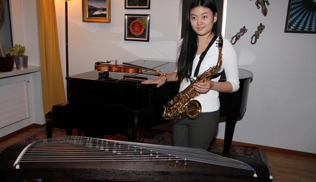 Bei Roland Stillhard erlernte Adelina Graichen einst das Saxofonspiel, heute fördert sie selbst Jungmusikanten.   