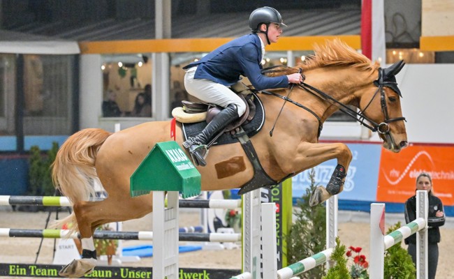 Heimsieg: Linus Hanselmann gewinnt am Hallenspringen Oberriet zwei Hauptprüfungen