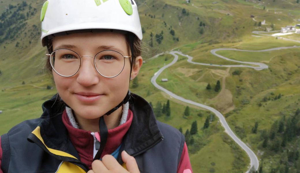 Die 20-jährige Daria Graber aus Kobelwald ist Mitglied der Rettungskolonne Sax. Sie beabsichtigt, an einem Paragleiter-Schnupperkurs teilzunehmen und würde gern auch das Bungee-Jumping einmal ausprobieren.  Die 20-jährige Daria Graber aus Kobelwald ist Mitglied der Rettungskolonne Sax. Sie beabsichtigt, an einem Paragleiter-Schnupperkurs teilzunehmen und würde gern auch das Bungee-Jumping einmal ausprobieren.