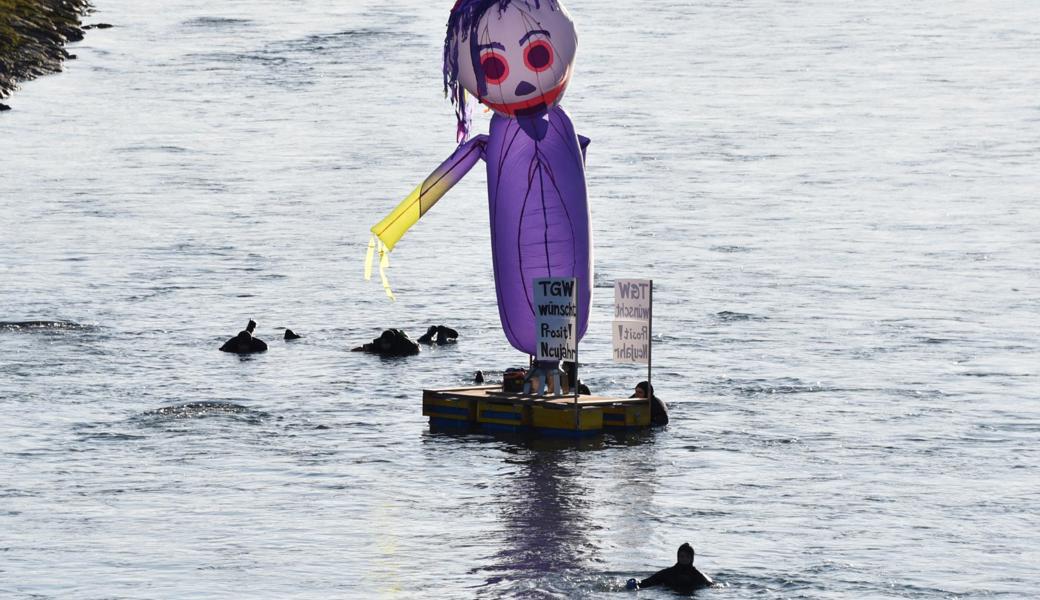 Mit einer Figur des Meeresgottes Neptun ging’s den Rhein hinunter.