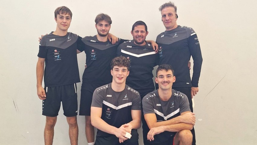 Die zweite Mannschaft des RCOG mit hinten (von links): Noah Sprecher, Lendi Sulejmani, Coach Bruno Flück und Andreas Brandenberger sowie vorne Achilleas Lüchinger (links) und Moreno Baumann.