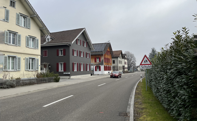 Geschwindigkeitskontrollen: Laserpistole schlägt Blechpolizisten
