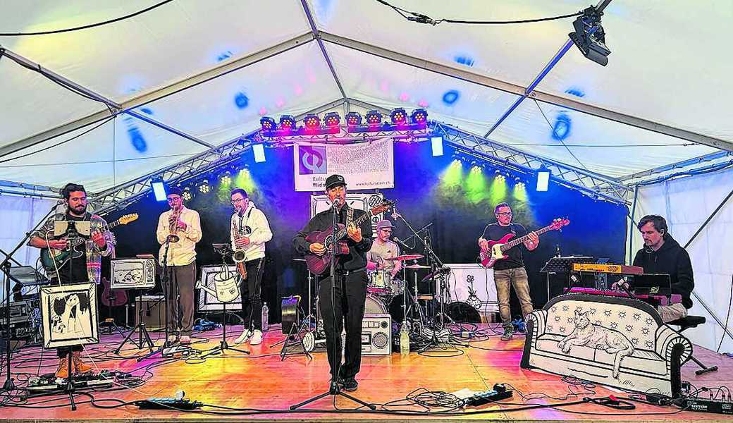 Das Puma Orchestra bringt mit seiner Live-Show das Publikum ins Schwitzen.