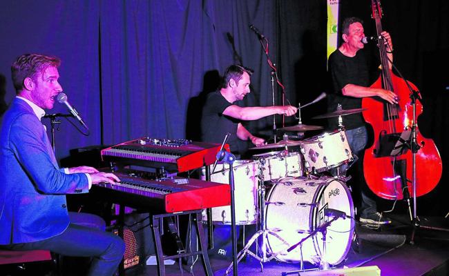 Schwungvoll in die «Blaue Stunde»