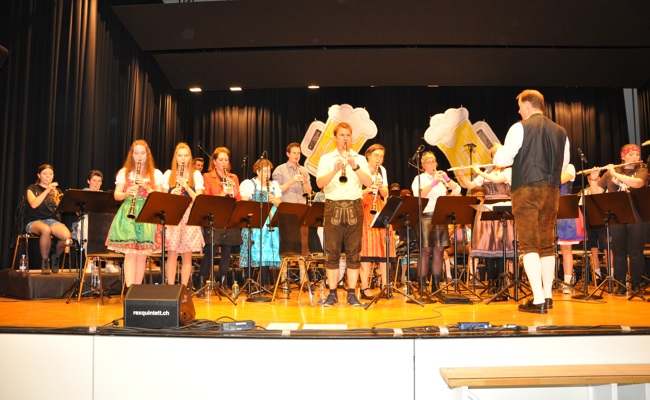 Ein Prosit auf das Rocktoberfest und den Musikverein Berneck