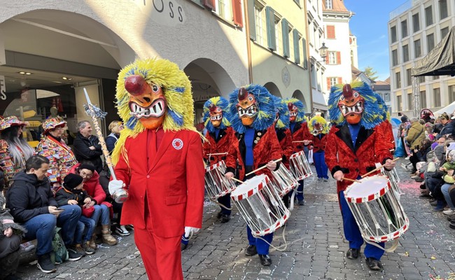 Hexenformationen, Guggenmusik und kreative Sujets