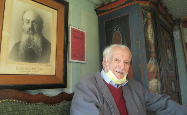 Einblick in die einheimische Literatur gewährt