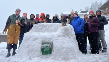 Stadtmusik Altstätten baute am Skiweekend eine Schneebar