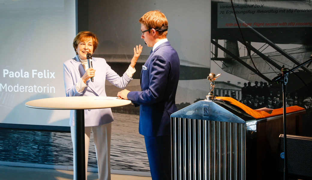 Paola eröffnet das Flugplatzfest: Jubiläumswoche startet mit Gästen aus Politik, Aviatik und Showbusiness