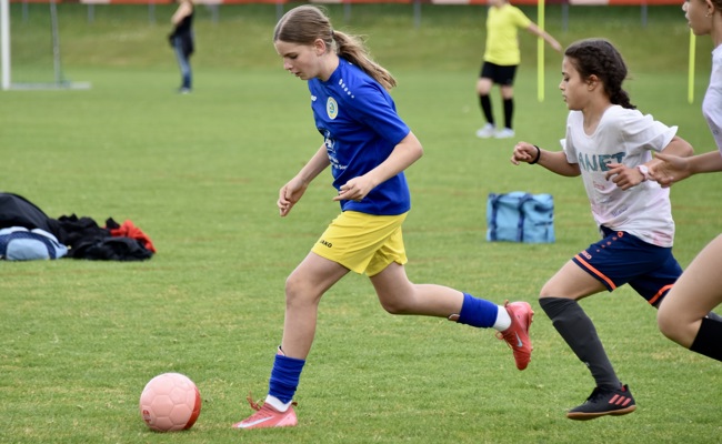 Grosses Fussballfest mit zwei Heimsiegen auf der Rheinauen