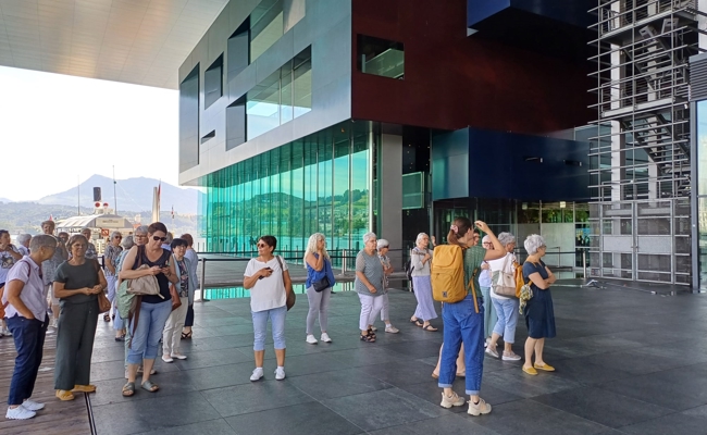 Frauengemeinschaft besichtigte das Kultur- und Kongresszentrum Luzern