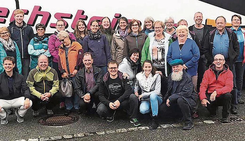 26 Mitglieder der Volkstanzgruppe unternahmen eine Reise ins Vorarlbergische. 