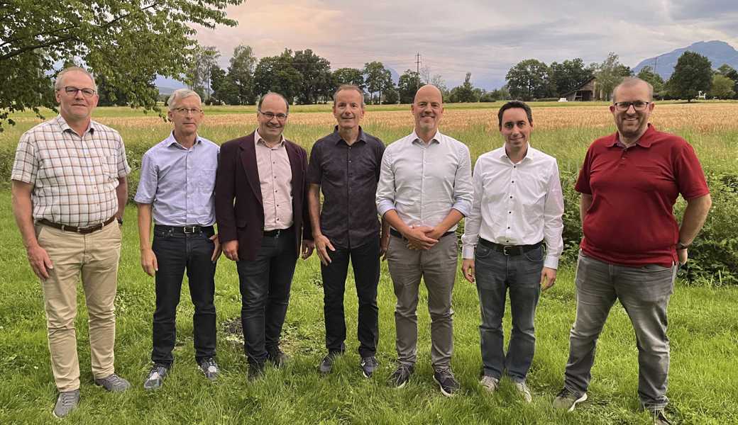 Von links: Urs Bürki, GPK politische Gemeinde, bisher; Moritz Schmid, OMR-Schulrat, neu; Bruno Frei, Gemeinderat, bisher; Urs Lüchinger, Gemeindepräsident, neu; Urs Zuberbühler, Gemeinderat, neu (parteilos); Roman Schrepfer, GPK politische Gemeinde, neu (parteilos); Peter Dobler, GPK PS Balgach, bisher. Es fehlt: Florian Zäch, GPK OMR, neu.