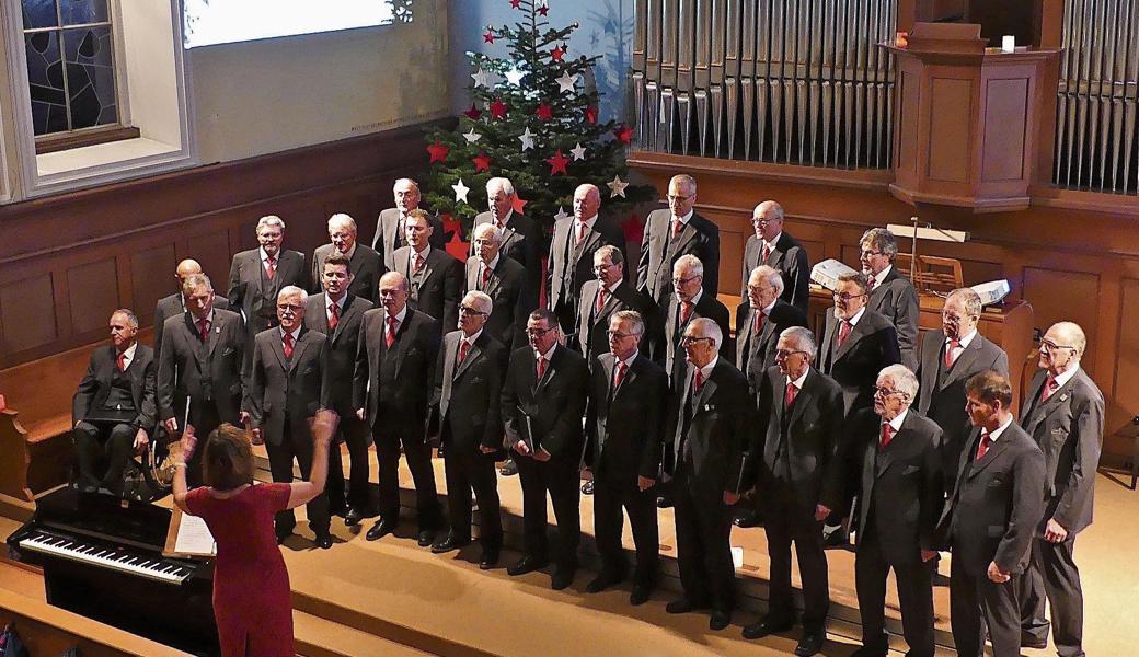 Der Männerchor Diepoldsau-Schmitter bei seinem Streifzug durch die alpenländische Advents- und Weihnachtszeit.