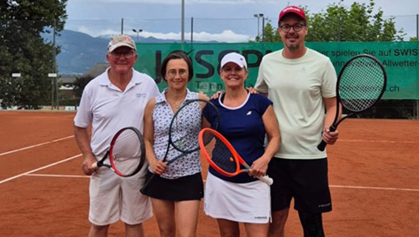 Finalistinnen und Finalisten im Doppel (v.l.): Bruno Scherrer und Sandy Stüdli (2. Rang), Erika Egger und Manuel Waibel (1. Rang). Finalistinnen und Finalisten im Doppel (v.l.): Bruno Scherrer und Sandy Stüdli (2. Rang), Erika Egger und Manuel Waibel (1. Rang).