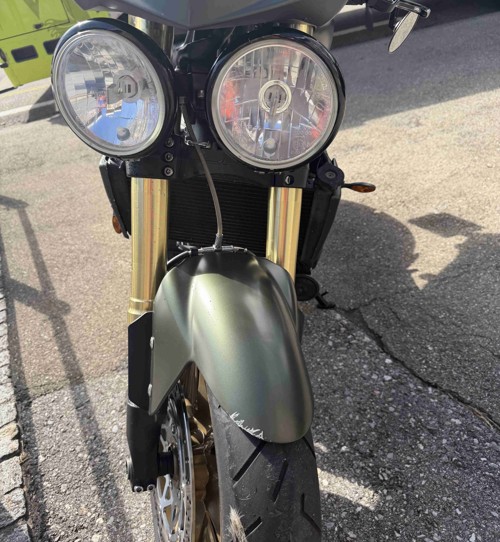 Der Töfffahrer wurde beim Zusammenprall verletzt.
