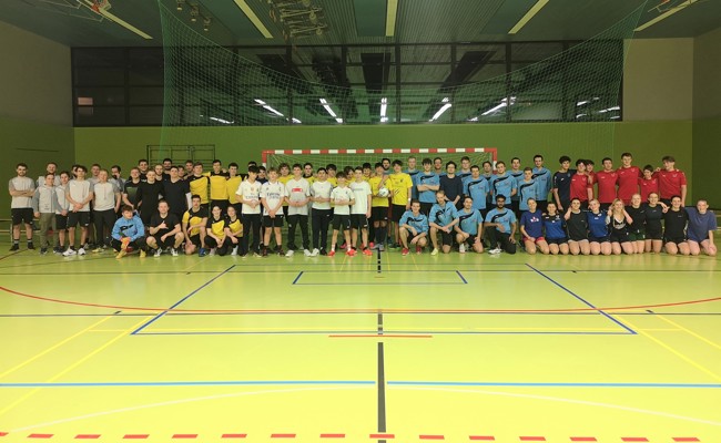 Action am Neujahrsturnier – und die Kriessner Turner gewinnen wieder