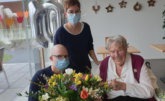 Julia Frehner feierte im «Salvia» den 100. Geburtstag