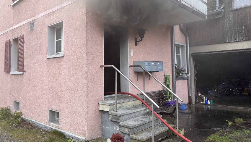 Hoher Sachschaden nach Rauch und Feuer in einer Küche Hoher Sachschaden nach Rauch und Feuer in einer Küche