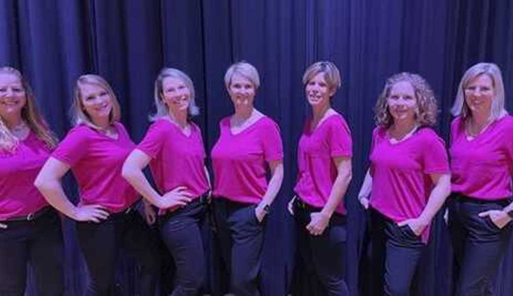Die Vorstandsfrauen (von links): Silke Baumgartner, Corinne Graber, Sandra Lüchinger, Gabi Besserer, die abtretende Edith Langenegger, Angela Lüchinger und Veronique Dietsche. 
