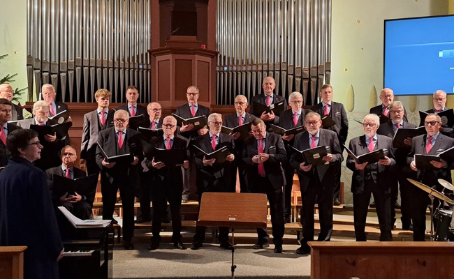 Männerchor bringt Walzer und Weihnachtsklang zusammen