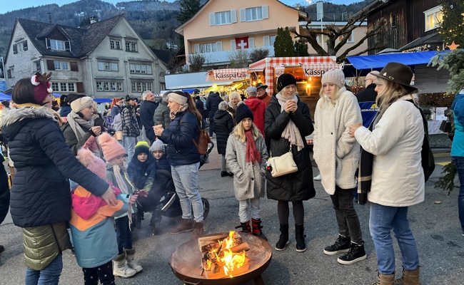 Rebschter Weihnachtsmarkt: Schöner Anlass eines erlauchten Kreises