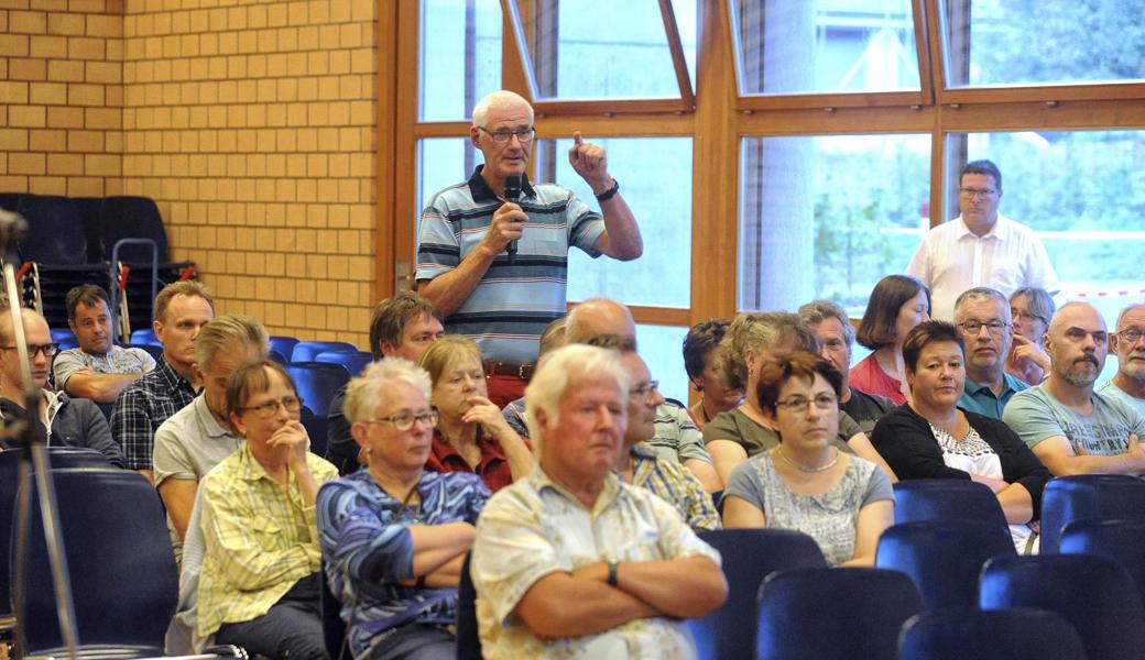 Hans-Peter Stiboller appelliert, an die Zukunft zu glauben und der Gemeindevereinigung zuzustimmen.
