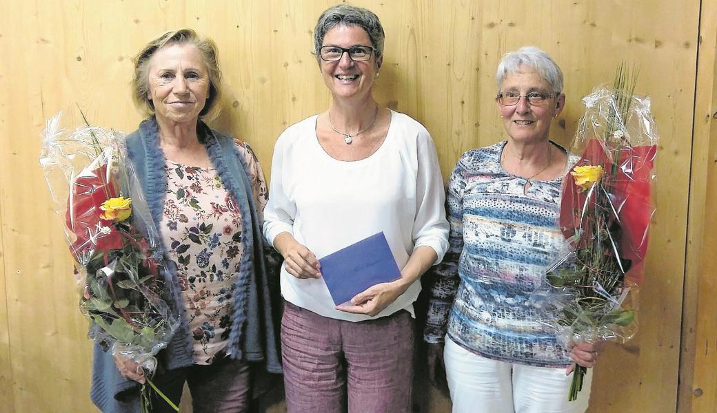 Drei Jubilarinnen des Entlastungsdienstes Rheintal (von links): Betreuerin Anneliese Langenauer (20 Jahre), Vizepräsidentin Franziska Stieger (10 Jahre) und Betreuerin Theres Frei (20 Jahre)