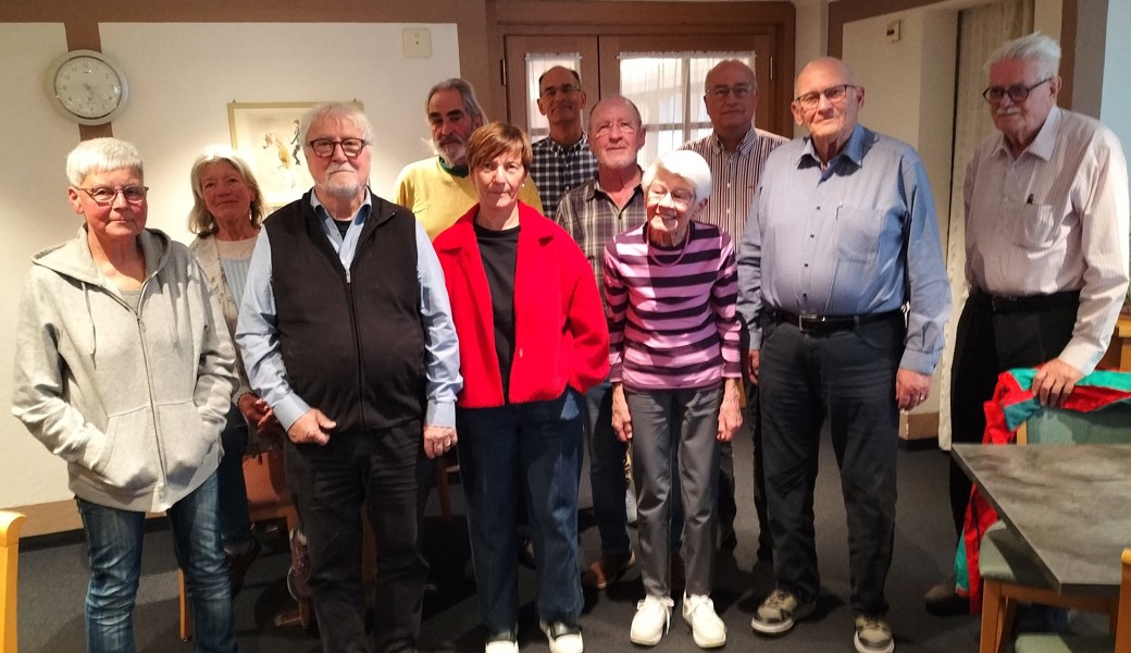 Bildlegende - die Vortragenden (v.l.n.r.) Hedi Bücheli, Mo Keist, Ueli Bietenhader, Rainer Sieber, Anita Glunk, Markus Preising, Jack E. Griss, Reni Villiger, Robi Preising, Hubi Frei, Max Pflüger; 