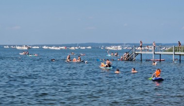 Badi-Wetter: Ferienabschluss mit viel Blau und bunten Flecken
