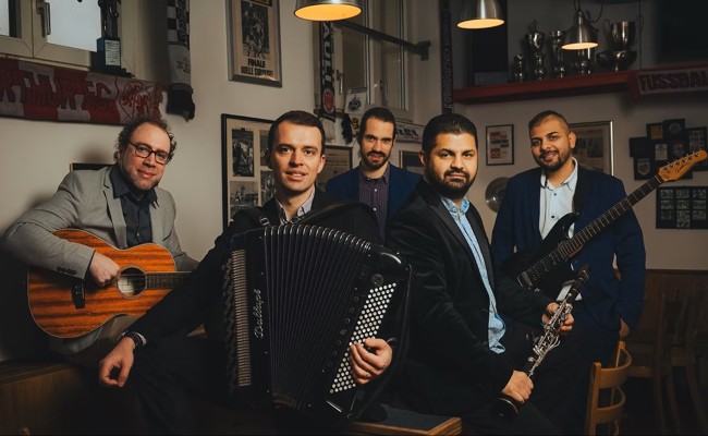 Diogenes Theater startet mit Musik, Humor und Satire in die neue Saison