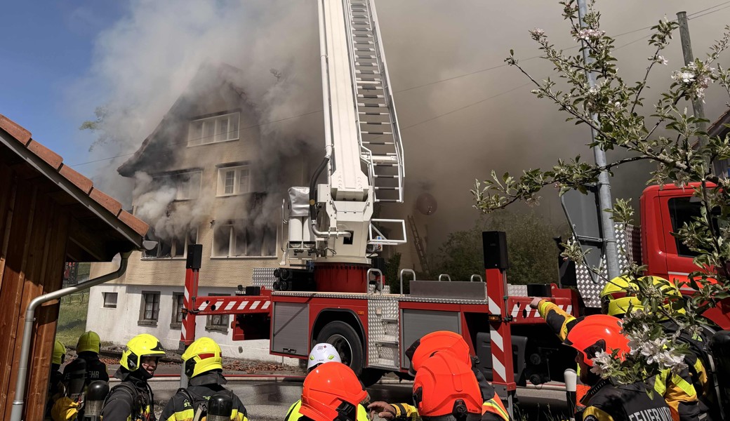 Vollbrand in Einfamilienhaus – keine Verletzten, aber hoher Sachschaden