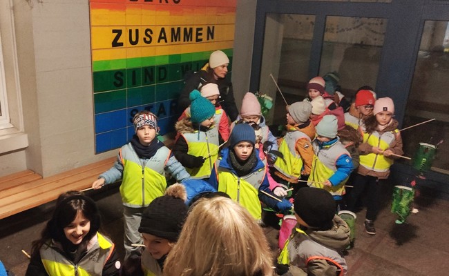 Mit dem Räbaliechtli durchs Dorf