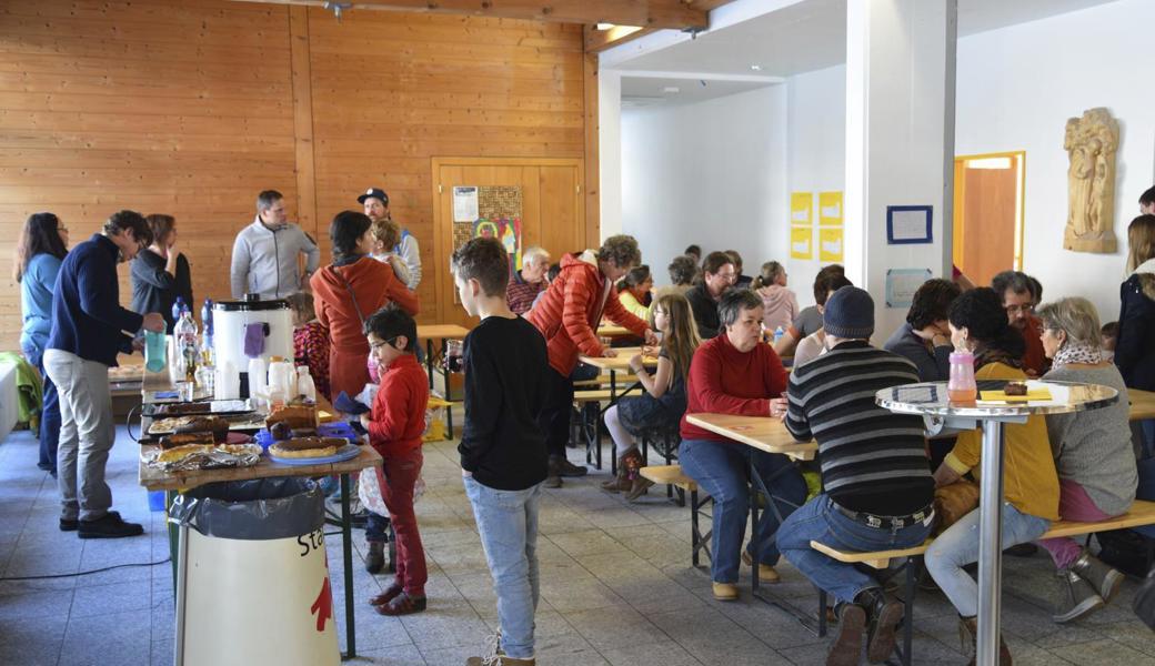Die Bevölkerung besuchte den Tag der offenen Tür, um die neuen Räumlichkeiten der Primarschule Lienz zu besichtigen.