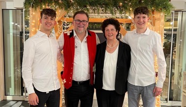 Janic und Pascal Bösch organisieren Benefizkonzert  mit Stefan Roos