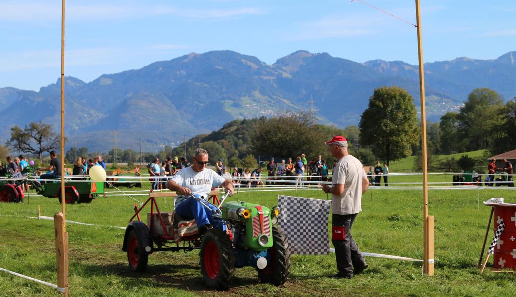 Auf die Plätze, fertig, und der Dieselmotor stampft los.