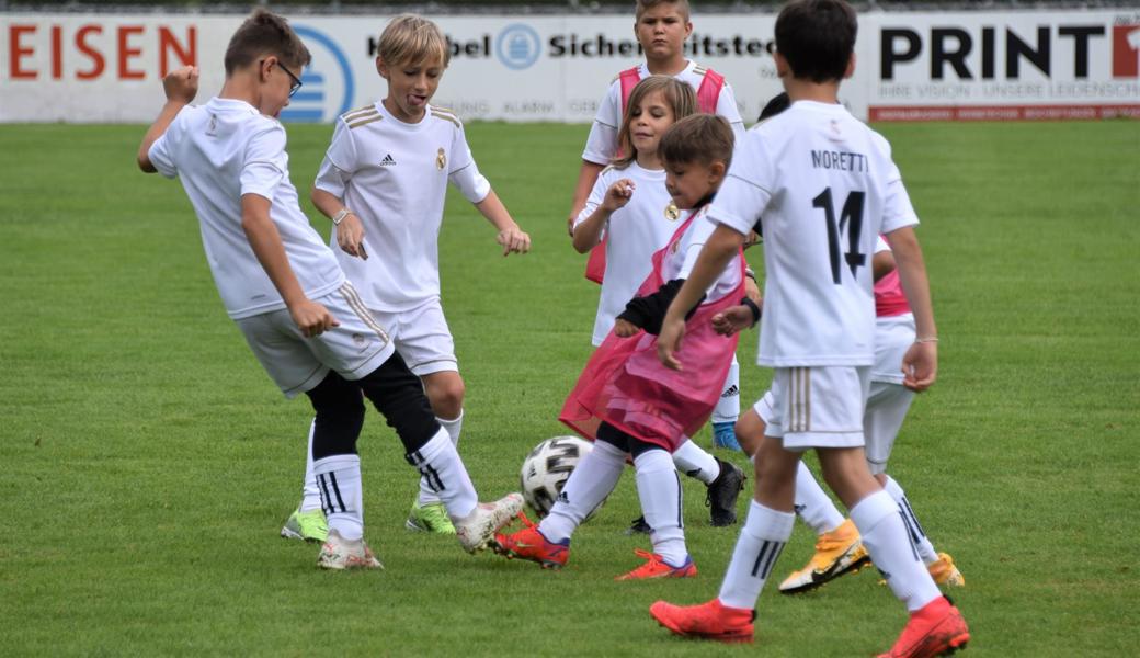 Das Fussballkönnen der Teilnehmer wird auf unterschiedliche Weise gefördert, nicht nur mit «normalen» Spielen.
