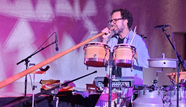 Enrico Lenzin präsentiert seine neue Show: Alles hat Rhythmus, alles hat Klang