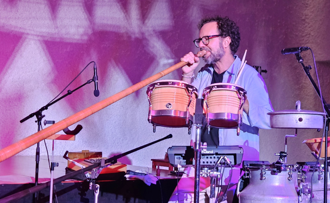 Enrico Lenzin präsentiert seine neue Show: Alles hat Rhythmus, alles hat Klang
