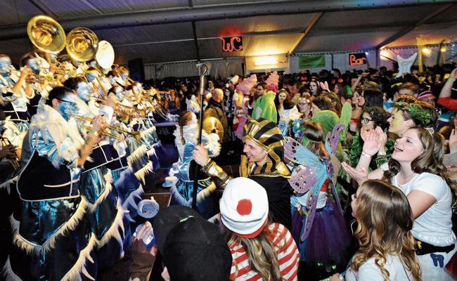 Riesenparty mit 1500 Fasnächtlern